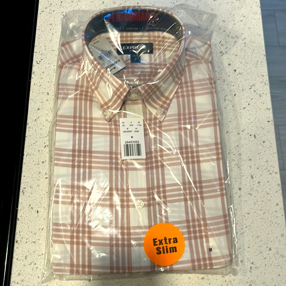 Pink/peach express performance extra slim shirt.